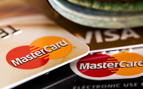 Bezkontaktní platební karty